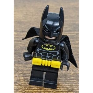 LEGO‎ Batman Minifigure Black Suit Yellow Utility Belt Cape Collectible